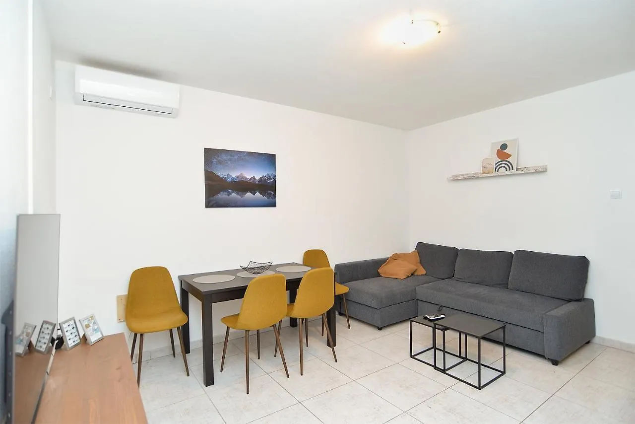 Apartmensts Arsen 928 Pula 0*,  Croatia