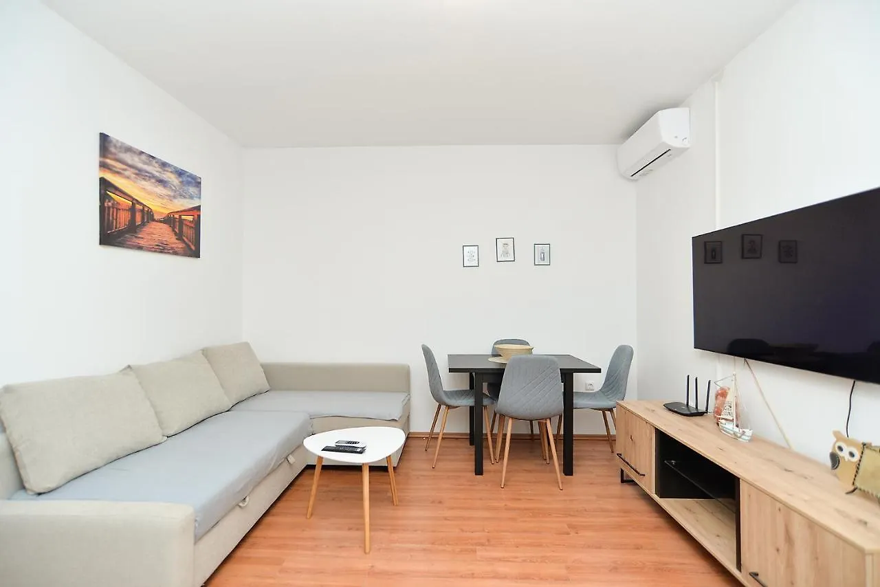 Apartment Apartmensts Arsen 928 Pula