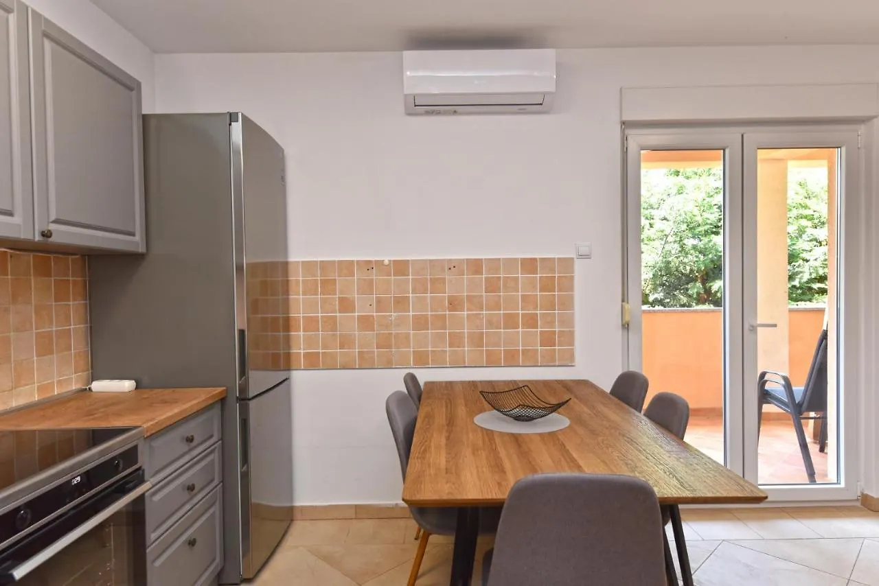 Apartmensts Arsen 928 Pula 0*,  Croatia