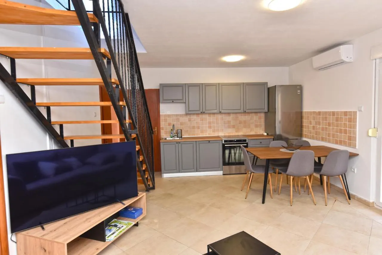 Apartment Apartmensts Arsen 928 Pula